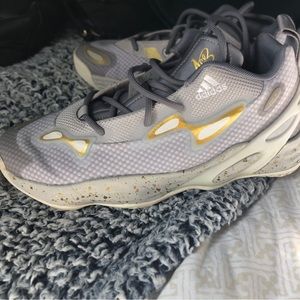 NEW Adidas Women's Exhibit  A Candace Parker basketball